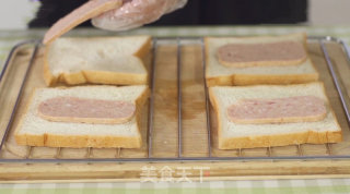 好吃到没朋友的全麦吐司汉堡的做法步骤：2