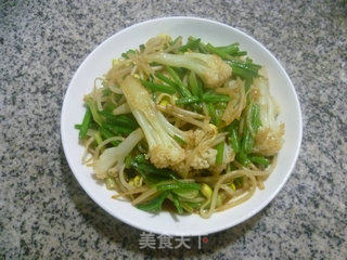 芹菜花菜炒黄豆芽的做法步骤：11
