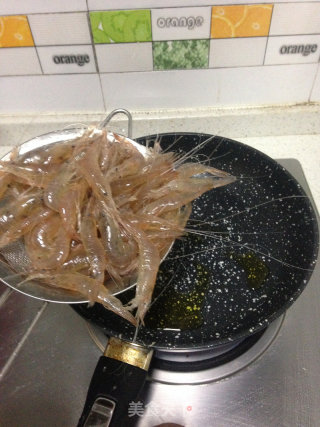 椒盐白虾的做法步骤：2