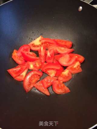 番茄海鲜豆腐汤的做法步骤：2