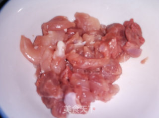 蒜黄炒肉的做法步骤：1