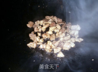 蒜黄炒肉的做法步骤：3