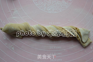 红糖核桃花卷的做法步骤：5