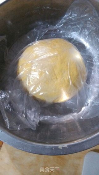 南瓜花馒头的做法步骤：2