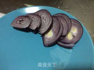 丘比翻新菜谱-黑胡椒金枪鱼三明治的做法步骤：1