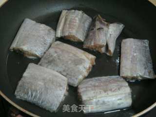 红烧带鱼的做法步骤：4