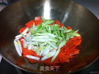 香干青蒜炒胡萝卜的做法步骤：4