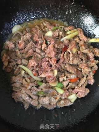 芋头炒牛肉的做法步骤：6