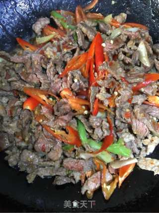 芋头炒牛肉的做法步骤：8