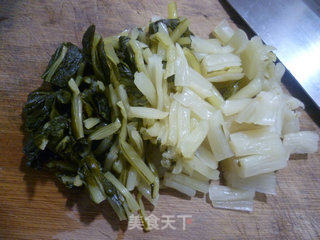 腌白菜煮排骨的做法步骤：2