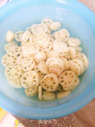 自制过年小零食-莲藕糖的做法步骤：2