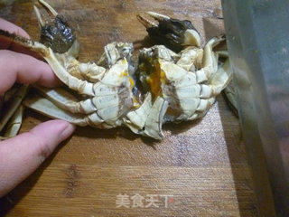 咸鸭蛋蒸毛蟹的做法步骤：2