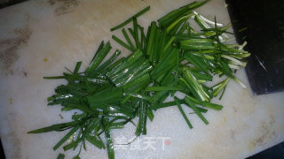 韭菜煎鸡蛋饼的做法步骤：2
