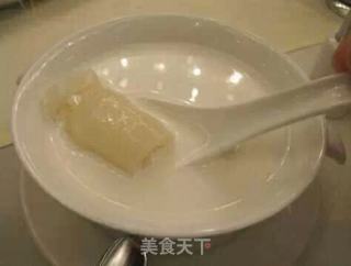 牛奶炖花胶（鱼胶）的做法步骤：1