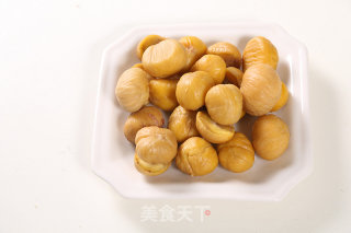 栗子焖鸡的做法步骤：2