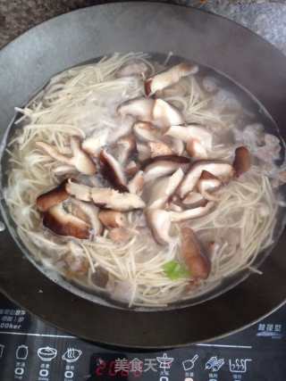 香菇肉丝面的做法步骤：5