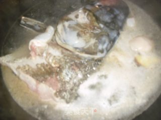 萝卜胖头鱼鱼头汤的做法步骤：6