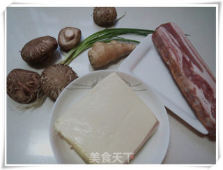 培根香菇炖豆腐的做法步骤：1