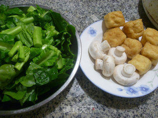 蘑菇油豆腐炒天菜芯的做法步骤：1