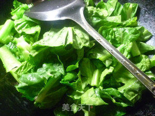 蘑菇油豆腐炒天菜芯的做法步骤：4