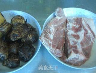 芋儿莲藕炖排骨的做法步骤：1