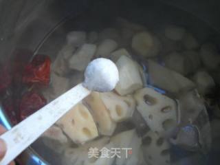 芋儿莲藕炖排骨的做法步骤：7
