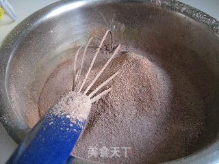 巧克力戚风蛋糕的做法步骤：5