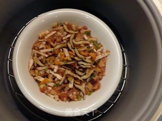 ^(00)^ 台式芋头蒸肉饼 ☆蒸肉饼7的做法步骤：6