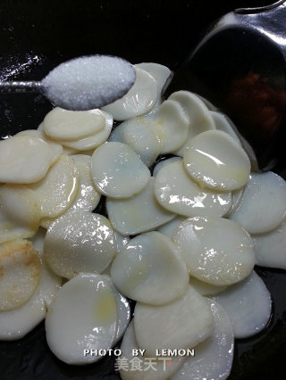 小朋友的最爱的小零食-一般人我不告诉他=蜜炒年糕的做法步骤：2
