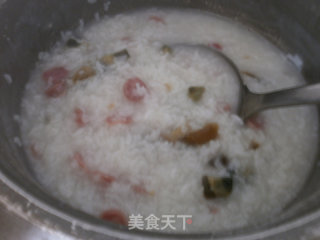 皮蛋腊肉粥的做法步骤：4
