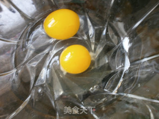 蛋蛋韭菜煎饼的做法步骤：1