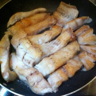 香煎草鱼的做法步骤：4