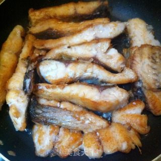 香煎草鱼的做法步骤：6