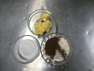 卡仕达酱巧克力泡芙的做法步骤：1