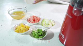 自制水果冰激凌，谁说吃货不会做？的做法步骤：1