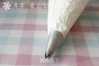情人节玫瑰花奶油蛋糕的做法步骤：8