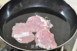 主妇必学硬菜之卤牛肉的做法步骤：3