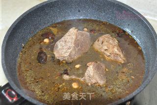 主妇必学硬菜之卤牛肉的做法步骤：9