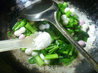 油菜蕻炒三色年糕果的做法步骤：6