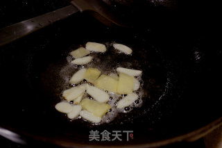 小米椒腊肉炒茄丁的做法步骤：6