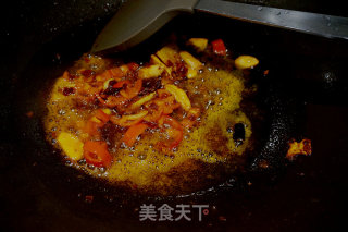 小米椒腊肉炒茄丁的做法步骤：8