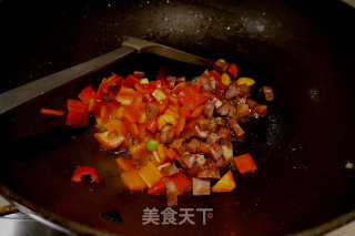 小米椒腊肉炒茄丁的做法步骤：9