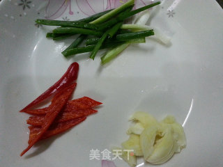 香辣包菜的做法步骤：2