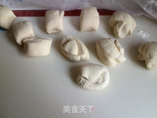 贝壳椒盐花卷的做法步骤：7