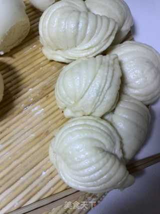 贝壳椒盐花卷的做法步骤：21