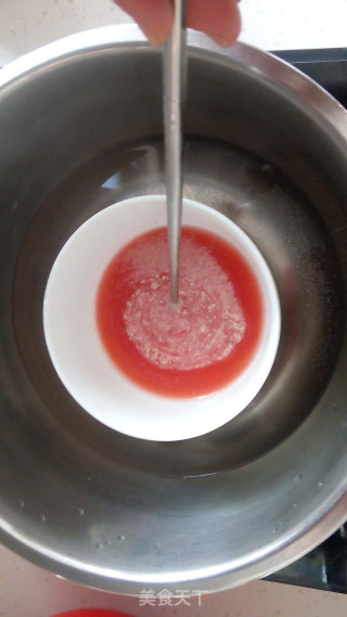 花式馒头——草莓玫瑰馒头的做法步骤：2