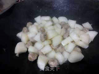 萝卜焖鱼肉丸的做法步骤：10