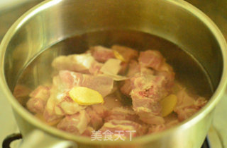 茄酱烧排骨的做法步骤：4