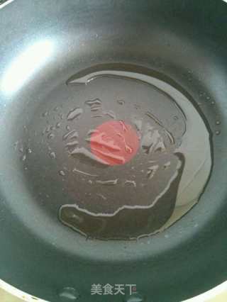 鲫鱼豆芽豆腐汤的做法步骤：2