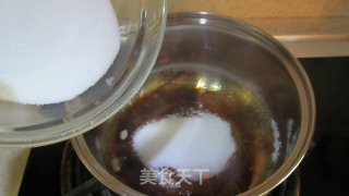 法式水果布丁——美伦美奂的焦糖卡士达布丁的做法步骤：2